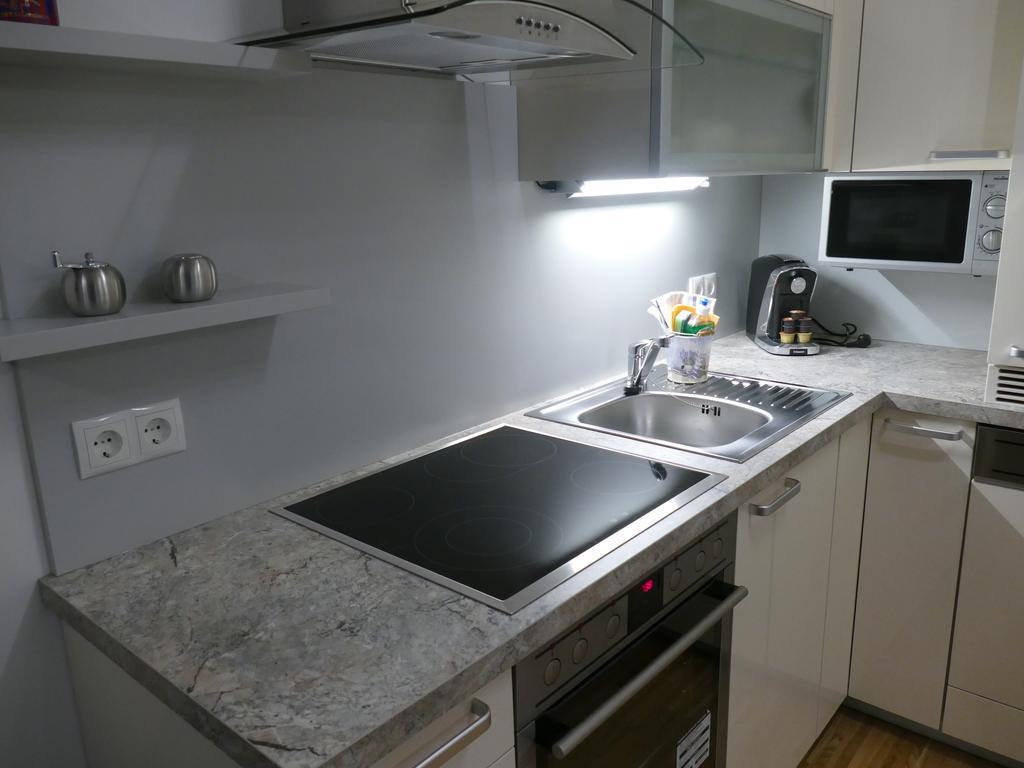 Chads City Apartment Mit Tiefgarage Free Parking Graz Zewnętrze zdjęcie